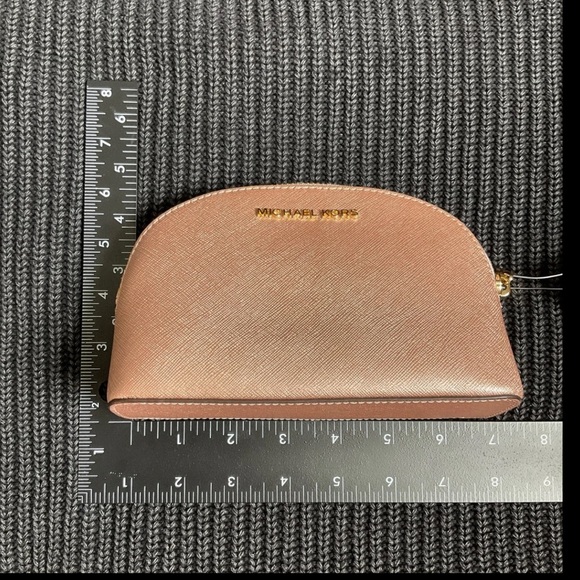 Michael Kors Pouch - Picture 5 of 16